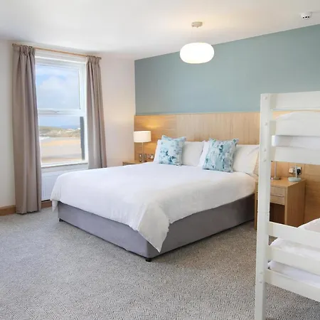 Esplanade 4* New Quay